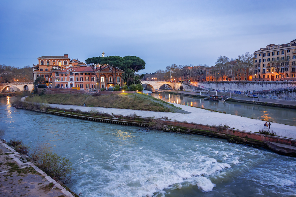 tiber Island 2