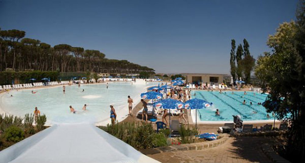 Camping-Village-Fabulous-Pool[1].jpg