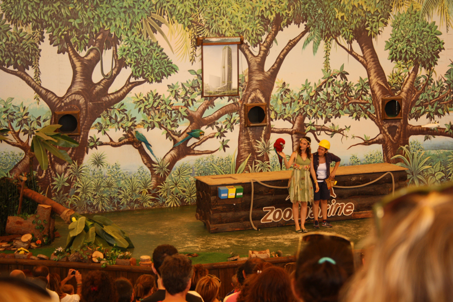 Zoomarine Parrot show