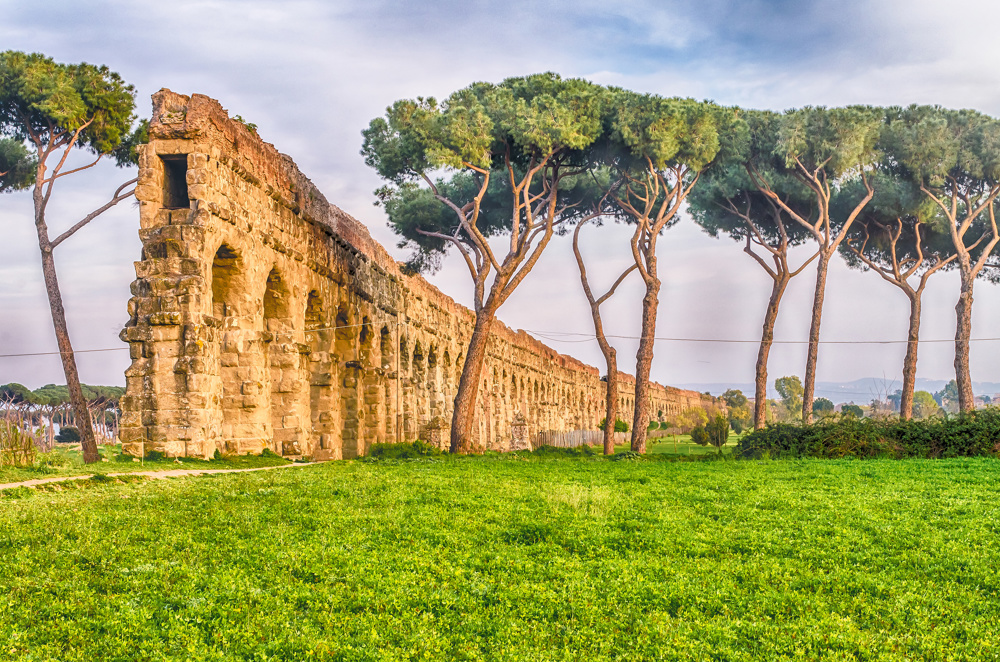 park aqueduct rome 3